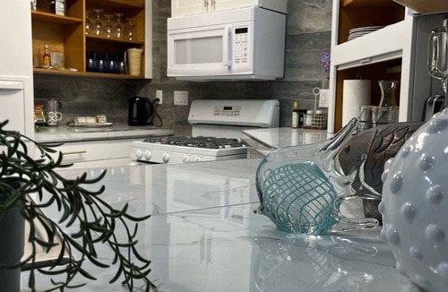 Modesto Apartment | Seabreeze in the Valley/spacious 822 sq.ft.