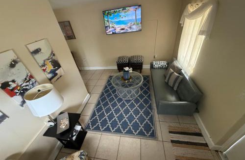 Lantana Apartment | SeaBreeze Retreat-N