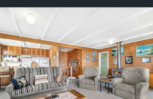 Coronet Bay House | SeaBreeze - Sleeps 10