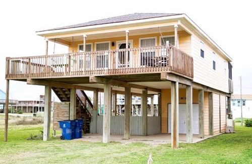 Surfside Beach House | Seabreeze Sueños ※ Surfside Abode a Walk to Beach
