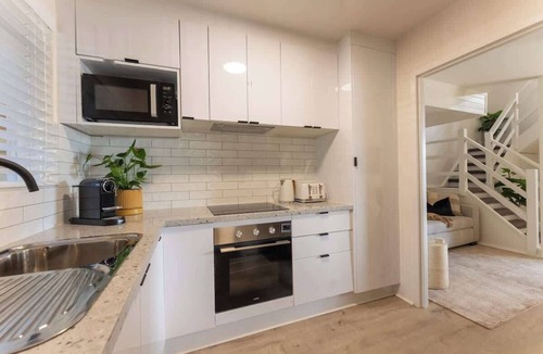 Glenelg North House | Seabreeze Townhouse S