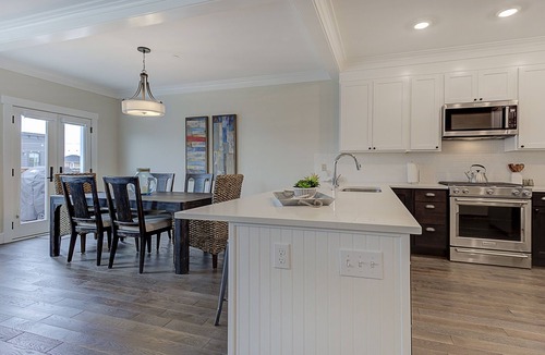 Seabrook House | Seabrook's Above Market: Oceanview, Dog Friendly!