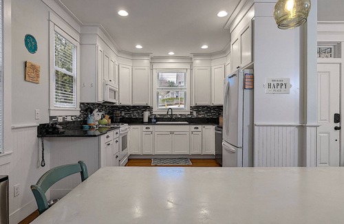 Seabrook House | Seabrook's Good Vibes: Dog Friendly!