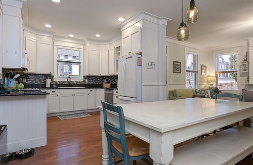 Seabrook House | Seabrook's Good Vibes: Dog Friendly!