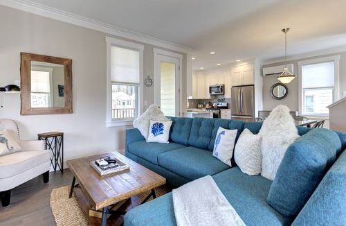 Seabrook House | Seabrook's Mainestay: Dog Friendly!