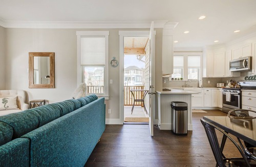 Seabrook House | Seabrook's Mainestay: Dog Friendly!