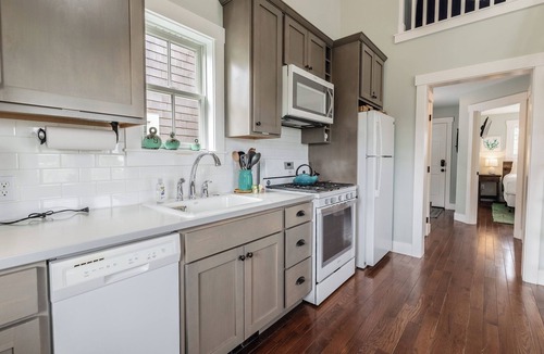 Seabrook House | Seabrook's Morningside: Dog Friendly!