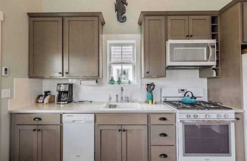 Seabrook House | Seabrook's Morningside: Dog Friendly!