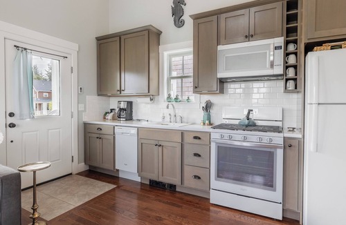 Seabrook House | Seabrook's Morningside: Dog Friendly!