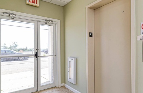 Seabrook Apartment | Seabrook Studio II - Walk to the beach!