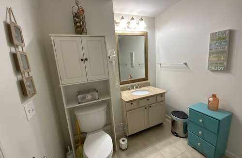 Seabrook Apartment | Seabrook Studio II - Walk to the beach!