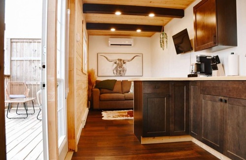 Sainte-Anne-de-Kent Cottage | Seacan by the River