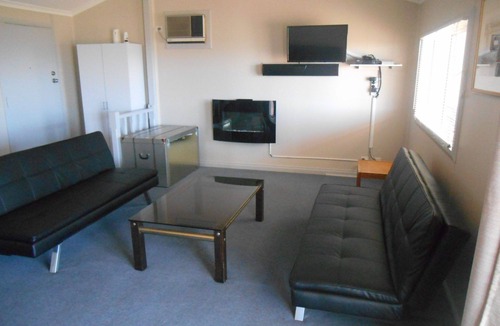 Minlacowie House | Seachange - Absolute Beach front. Off Peak Special!