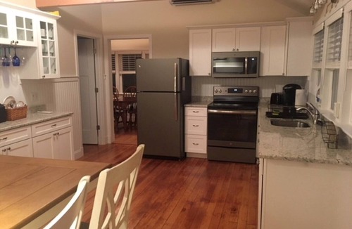 Campground Landing Cottage | SEAclusion! Walk to Bay Beach!