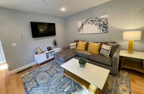 Kittery House | Seacoast Escape