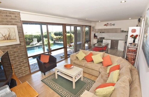 Rosebud Apartment | Seacove on the beach