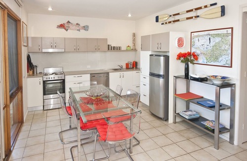 Rosebud Apartment | Seacove on the beach