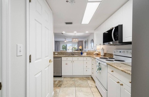 Ocean City Condo | Seacrest Beachfront 2BR | Angled Gulf View + Pools