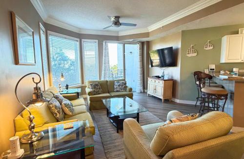 North Forest Beach Villa | Seacrest Villa Oceanfront Resort 2 bed 2 bath steps to the beach