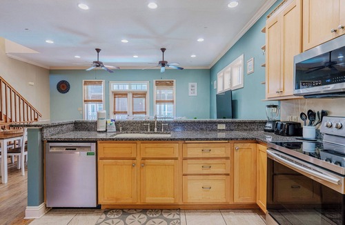 Crescent Beach Condo | SeaEsta Luxe Retreat | Pool, Walk to Beach | Activity Opportunities
