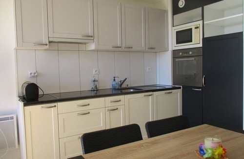 Saint-Cyprien Plage Apartment | SEAFRONT APARTMENT WITH SWIMMING POOL