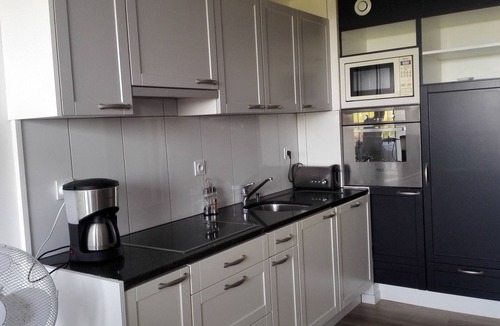 Saint-Cyprien Plage Apartment | SEAFRONT APARTMENT WITH SWIMMING POOL