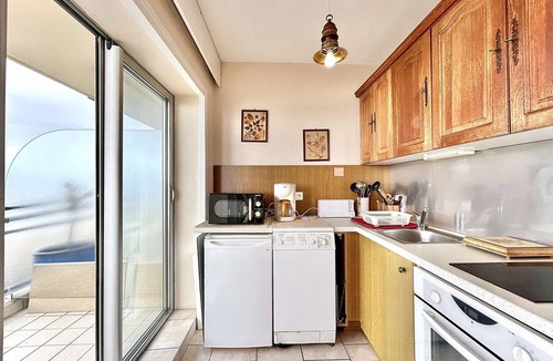 La Baule-Escoublac Apartment | Seafront Apartment - 2 Rooms, Terrace, Parking - La Baule