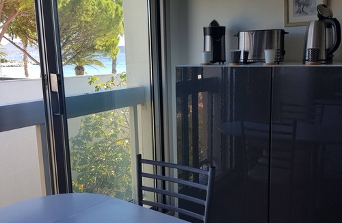La Ciotat Apartment | Seafront apartment with private parking
