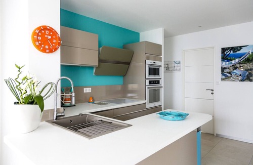 Cannes City Centre Apartment | Seafront apartment with large terrace