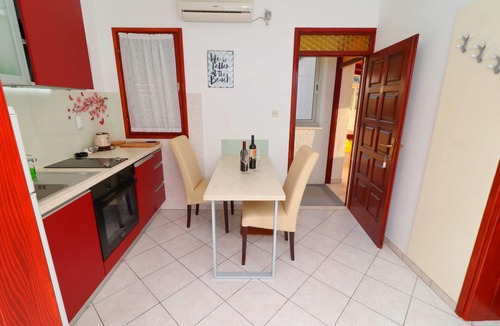 Skrivena Luka Apartment | Seafront Apartments Anthony