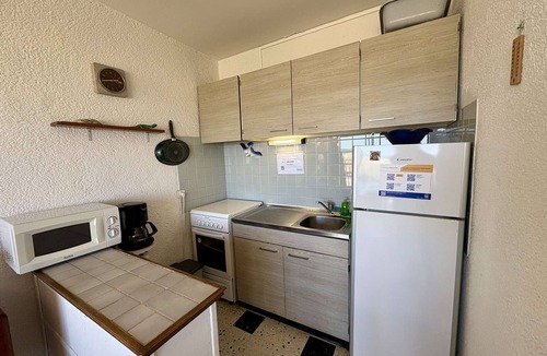Port-la-Nouvelle Apartment | Seafront apt, 1 bedroom, balcony, washing machine, 5 pax