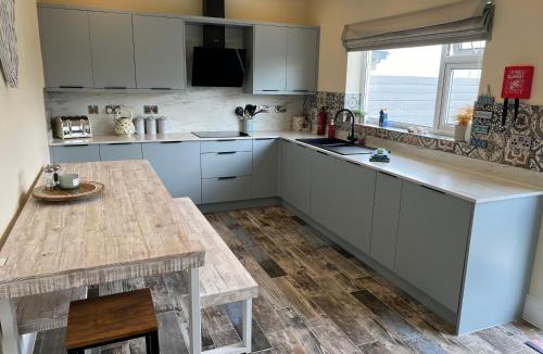 Dinas Dinlle House | Seafront cottage Dinas Dinlle