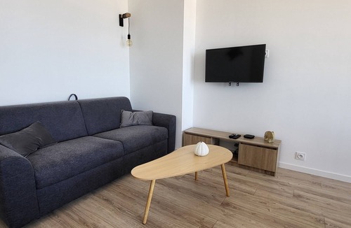 Le Portel Apartment | Seafront Cozy 1BR Sunset View