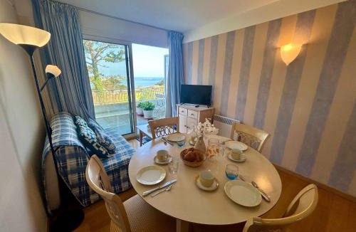 Plestin-les-Greves Apartment | Seafront flat with indoor pool with stunning views