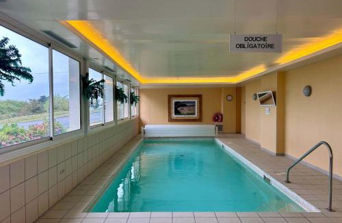 Plestin-les-Greves Apartment | Seafront flat with indoor pool with stunning views