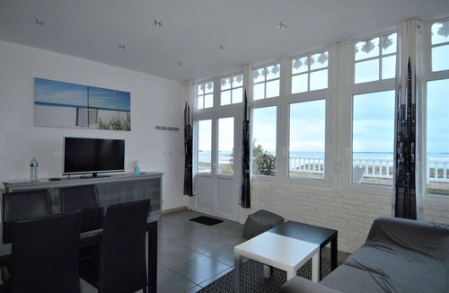 Arromanches-les-Bains Apartment | Seafront apartment - Terrace and sea view