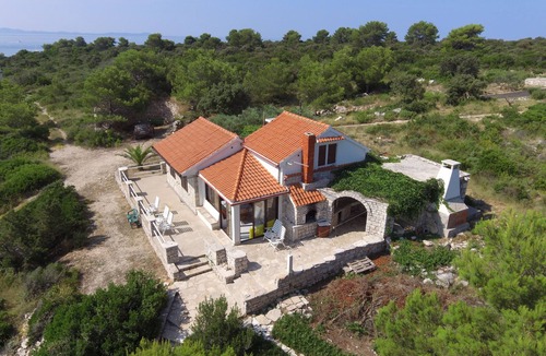 Gornje Selo House | Seafront house Šolta