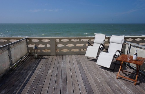 Blonville-sur-Mer Apartment | SEAFRONT LARGE STUDIO 40M2 TERRACE