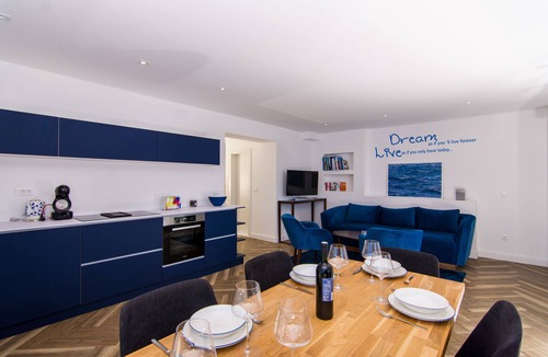 Trogir Apartment | Seafront Luxury Apartments Fun