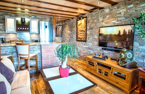 Banyuls-sur-Mer Apartment | Seafront rental by Thierry Bourgait