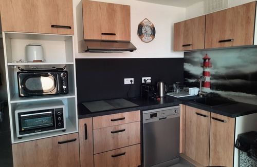 Le Barcares Apartment | Seafront studio, air-conditioned, private parking, internet.