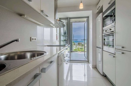 Diagonal Mar i el Front Maritim del Poblenou Apartment | Seafront suite with terrace