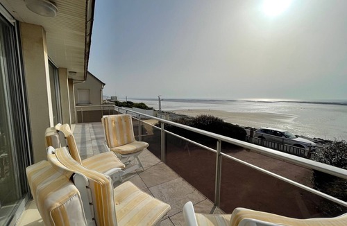 Saint-Pair-sur-Mer House | Seafront villa with garden and free Wifi