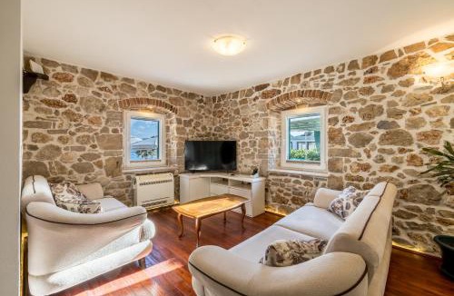 Bol Villa | Seafront Villa Denis