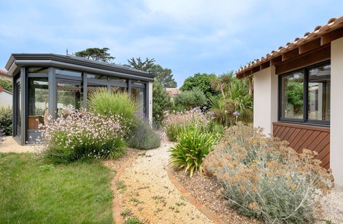 Prefailles House | Seafront villa for 10 adults and 1 child