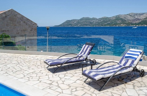 Cove Tri Zala (Zrnovo) Villa | Seafront villa Gabriela on island Korčula, private pool, gym, private parking