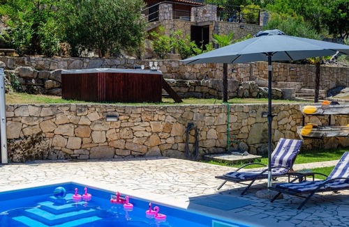 Cove Tri Zala (Zrnovo) Villa | Seafront villa Gabriela on island Korčula, private pool, gym, private parking