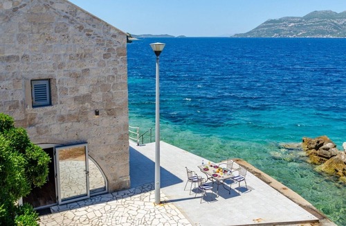 Cove Tri Zala (Zrnovo) Villa | Seafront villa Gabriela on island Korčula, private pool, gym, private parking