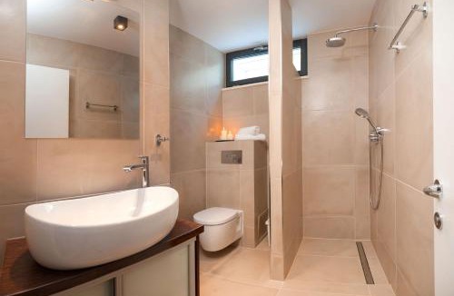 Okrug Gornji Villa | Seafront Villa Trogir Deluxe Jevan 6 Beautiful Bedrooms Private Pool