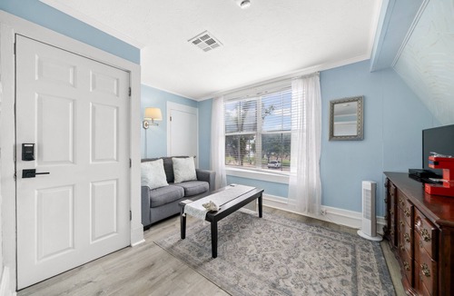 Melbourne Beach Bed & Breakfast | Seaglass Inn